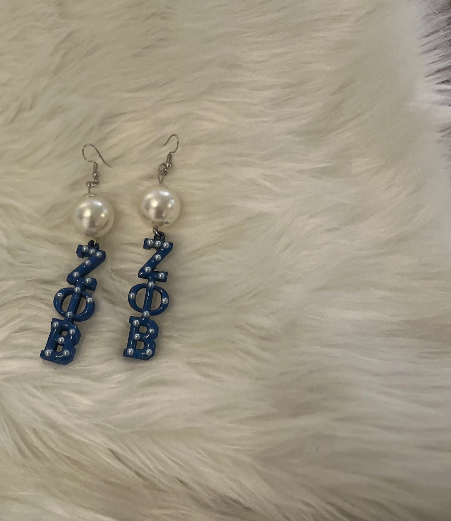 Handcrafted Zeta earrings with pearl