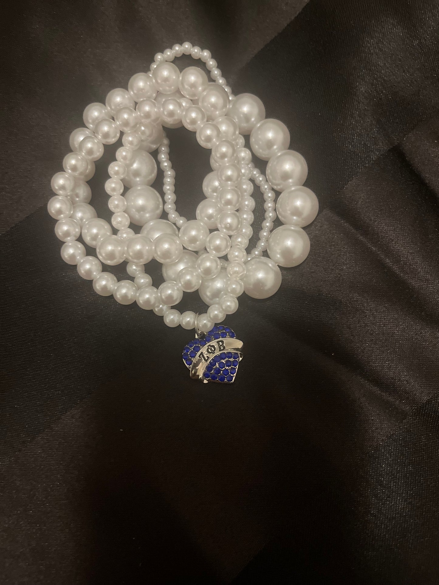 Faux pearl bracelet set