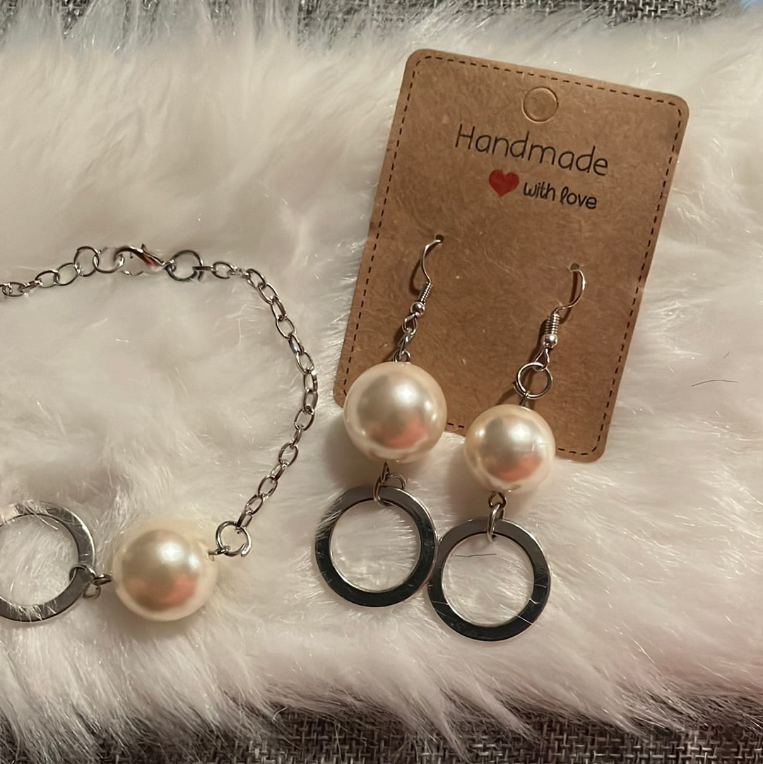 Pearl dangle earrings/ bracelet set