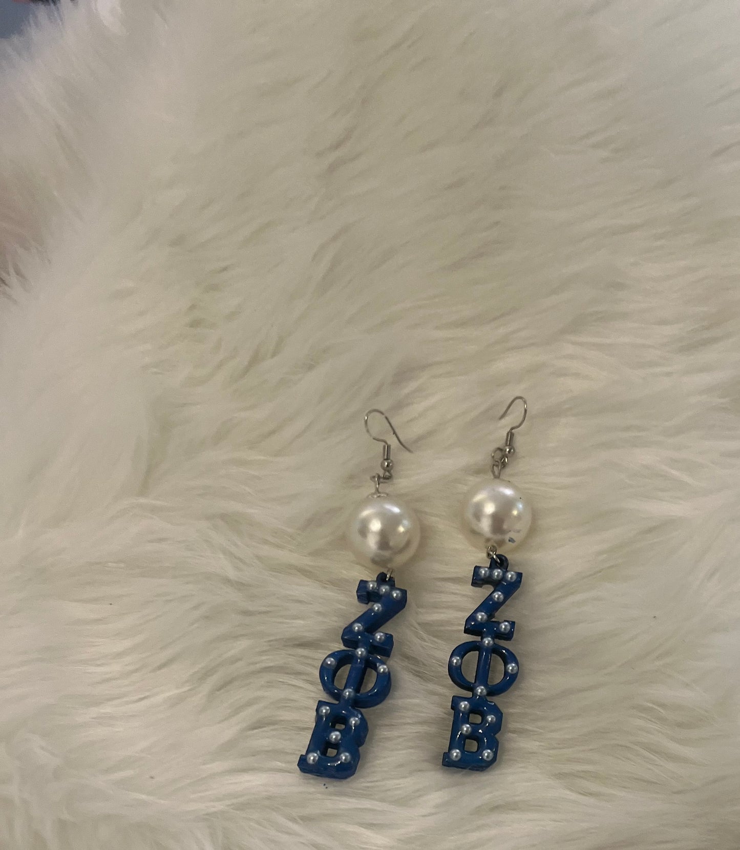 Handcrafted Zeta earrings with pearl