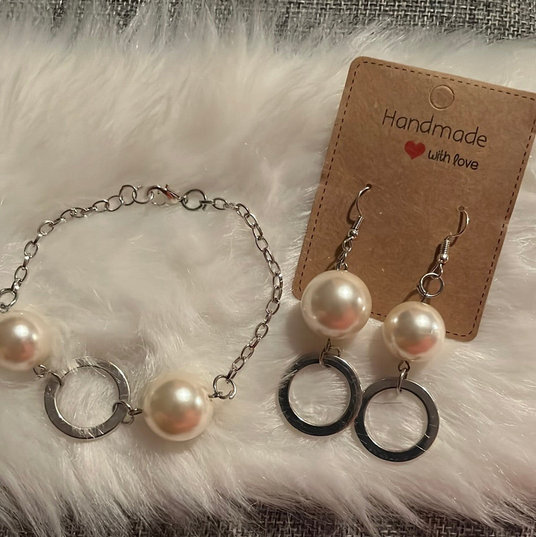 Pearl dangle earrings/ bracelet set