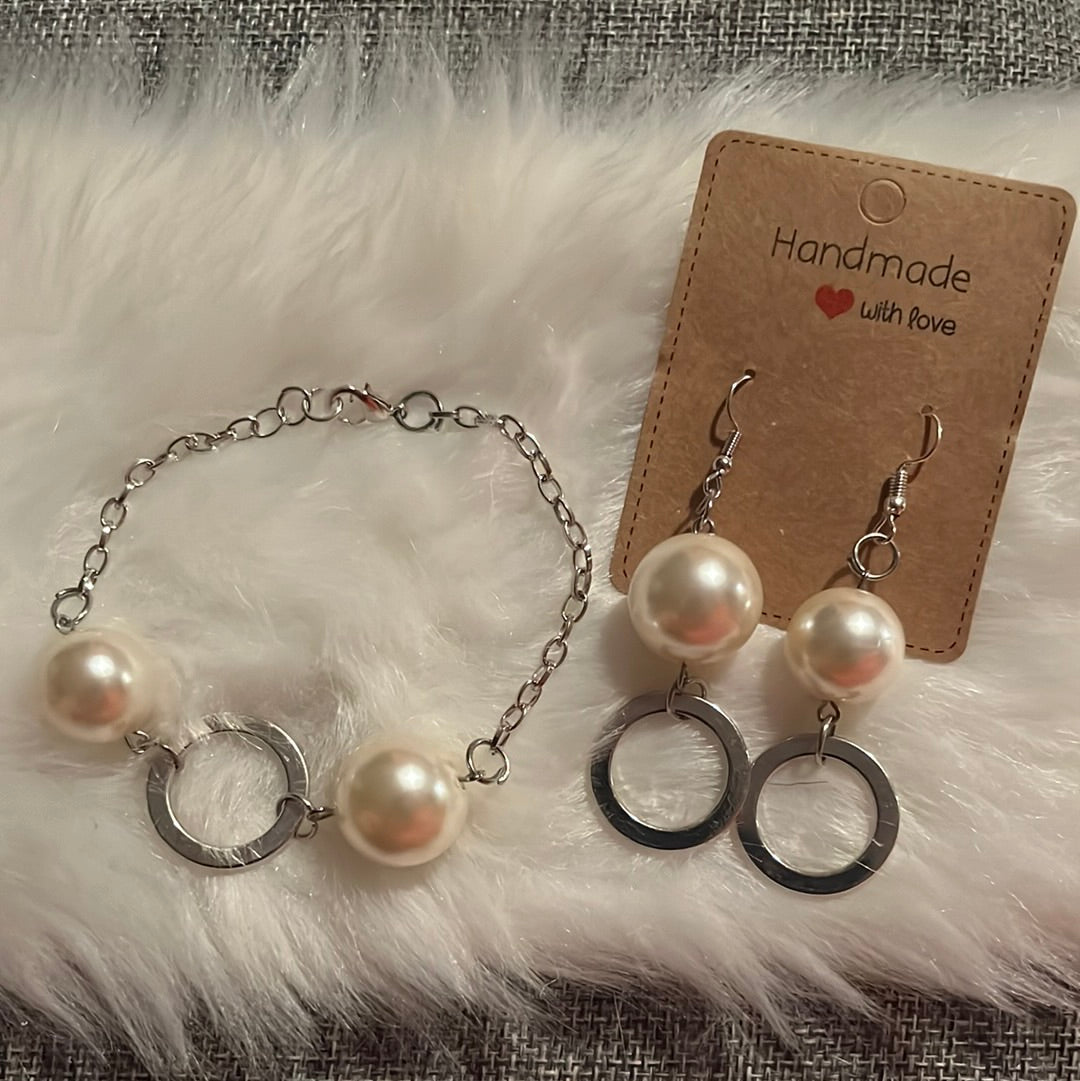 Pearl dangle earrings/ bracelet set