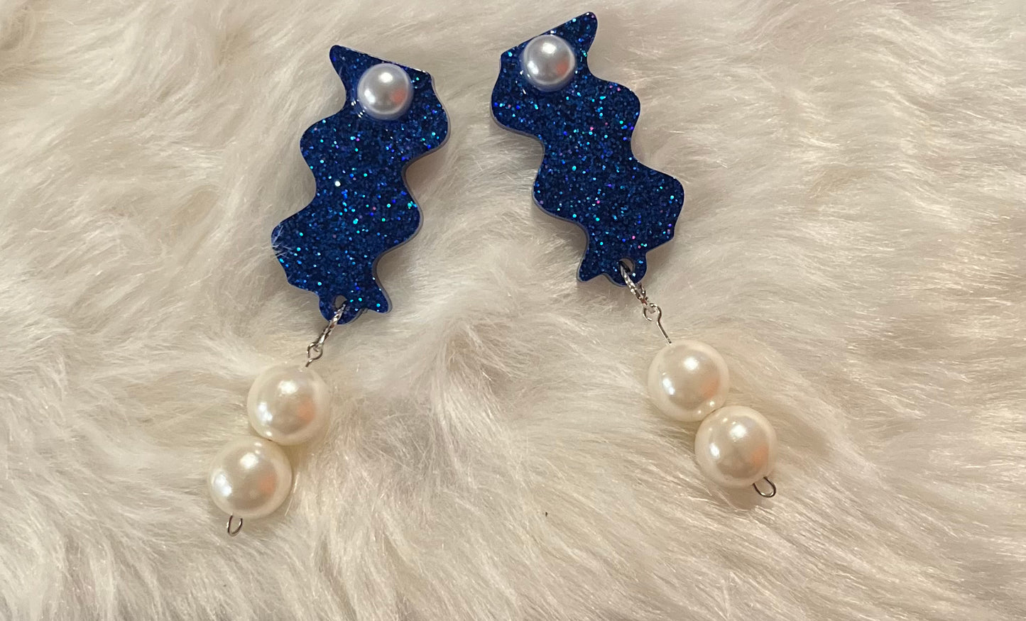 Resin dangle double faux pearl