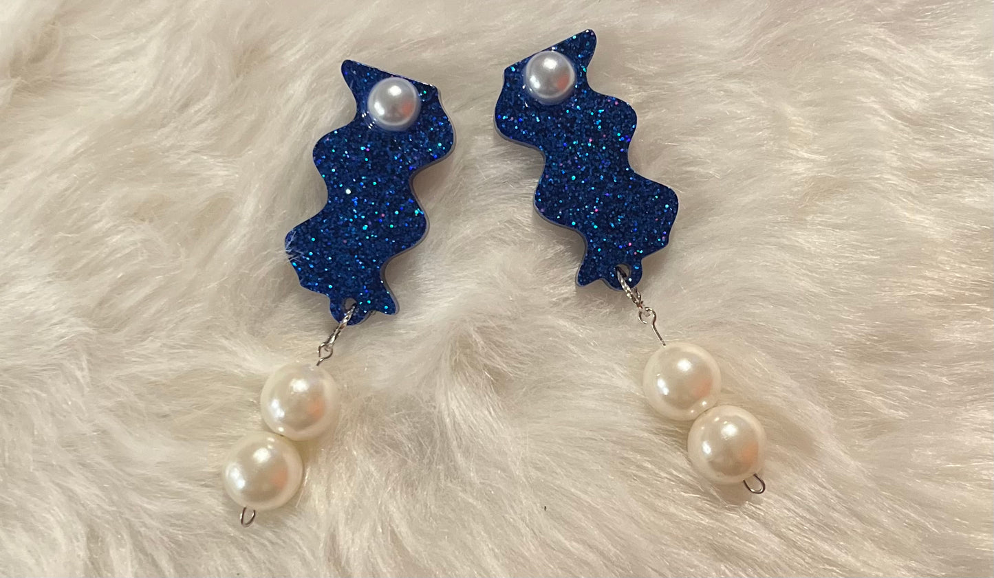 Resin dangle double faux pearl